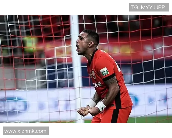 2025年新赛季足球赛揭幕新星崭露头角 球迷期待超越传奇球员