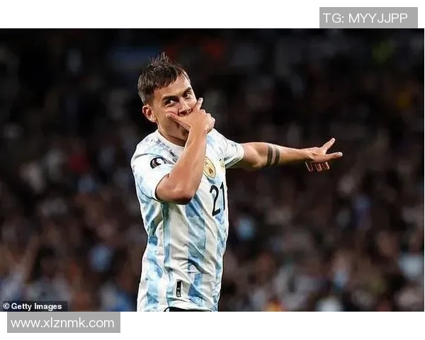 帕帕尼足球球星卡世界杯盛宴引领全球收藏热潮